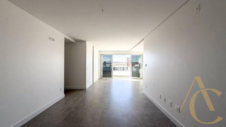 Apartamento à venda – 3 suítes e Sacada com Churrasqueira – Campinas | São José/SC.