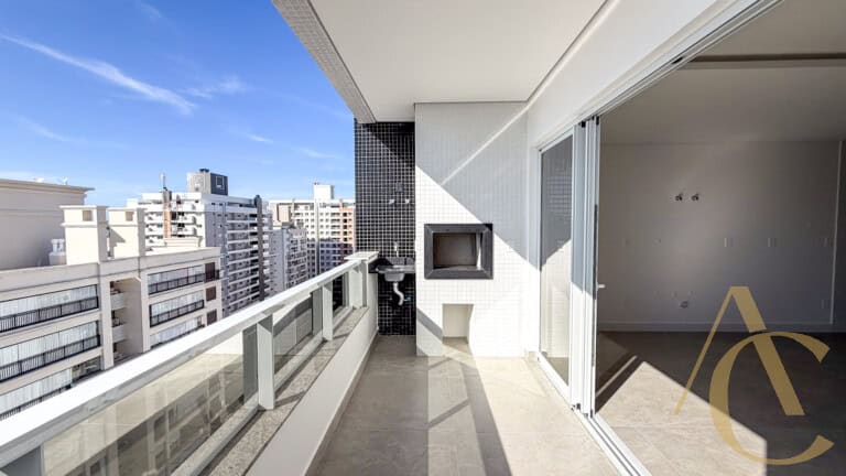 Apartamento à venda – 3 suítes e Sacada com Churrasqueira – Campinas | São José/SC.