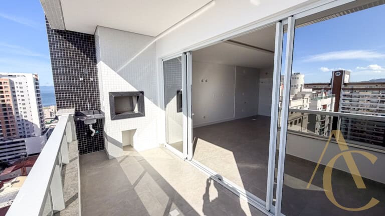 Apartamento à venda – 3 suítes e Sacada com Churrasqueira – Campinas | São José/SC.