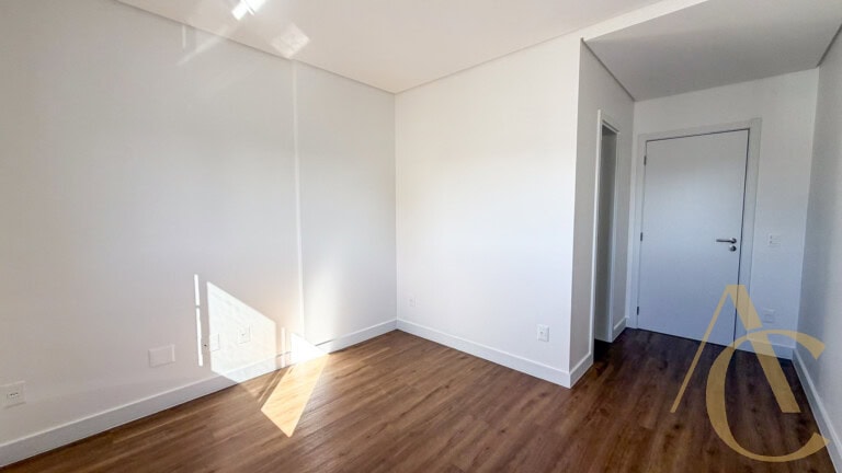Apartamento à venda – 3 suítes e Sacada com Churrasqueira – Campinas | São José/SC.