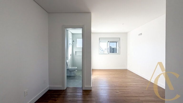 Apartamento à venda – 3 suítes e Sacada com Churrasqueira – Campinas | São José/SC.