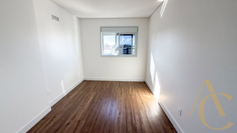 Apartamento à venda – 3 suítes e Sacada com Churrasqueira – Campinas | São José/SC.