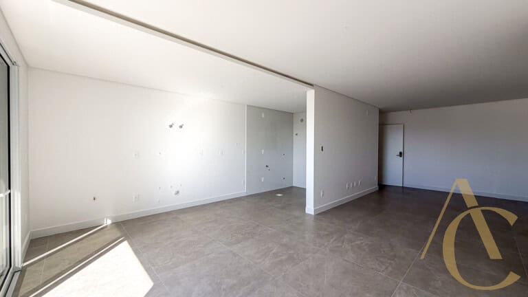 Apartamento à venda – 3 suítes e Sacada com Churrasqueira – Campinas | São José/SC.
