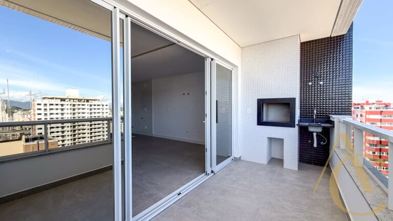 Apartamento à venda – 3 suítes com Workstation – Campinas | São José/SC.