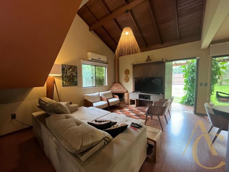 Casa à venda – 3 quartos sendo 2 suítes – Pântano do Sul | Florianópolis / SC