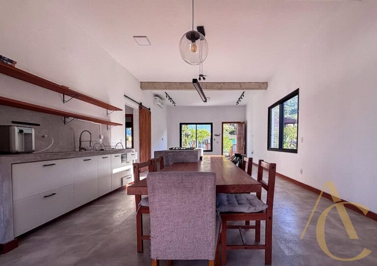 Casa à venda – 3 Quartos sendo 2 Suítes – Pântano do Sul | Florianópolis /SC