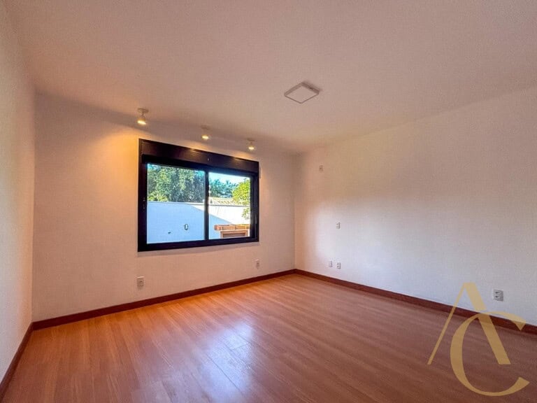 Casa à venda – 3 Quartos sendo 2 Suítes – Pântano do Sul | Florianópolis /SC