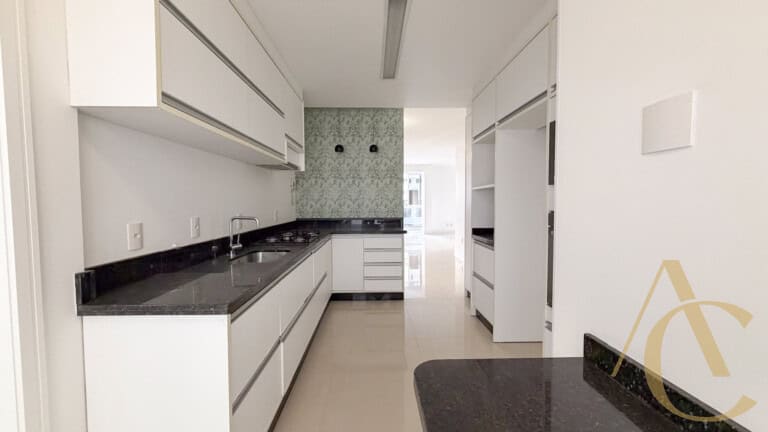 Apartamento para locação – 3 suítes – Centro | Florianópolis/SC
