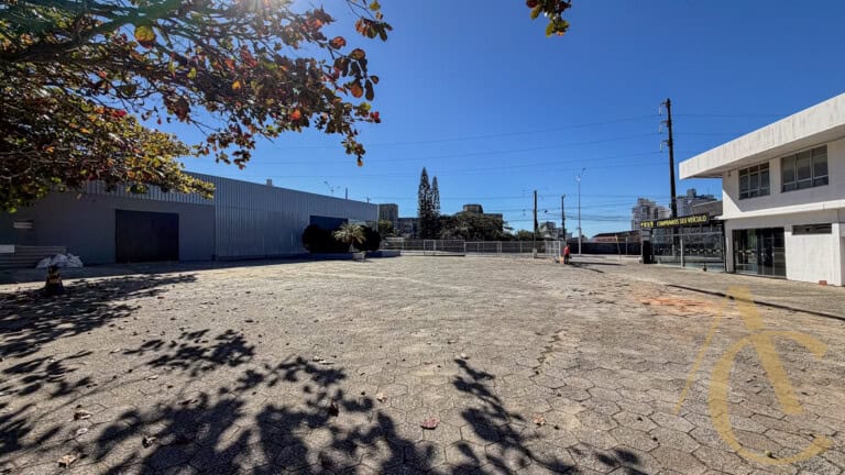 Loja para alugar – 750,00m² – Capoeiras | Florianópolis/SC.
