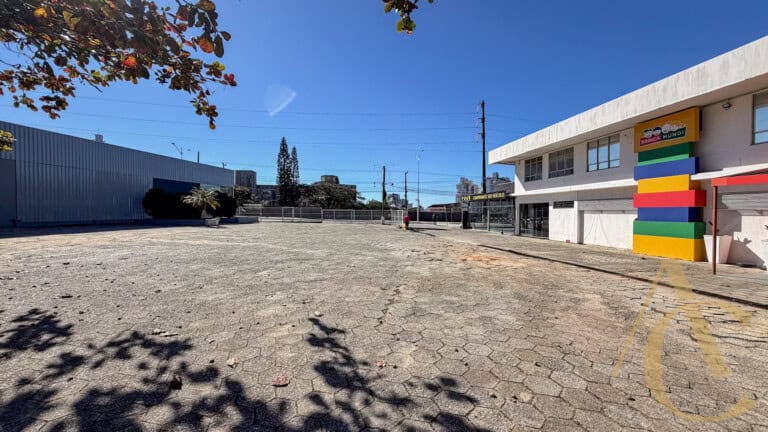Loja para alugar – 750,00m² – Capoeiras | Florianópolis/SC.