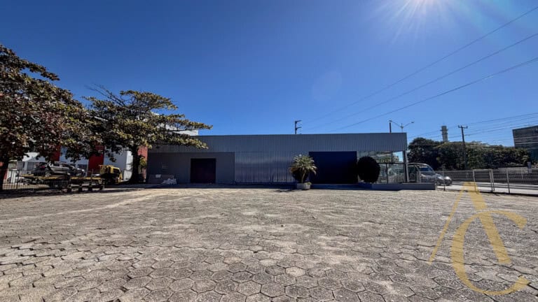 Loja para alugar – 750,00m² – Capoeiras | Florianópolis/SC.