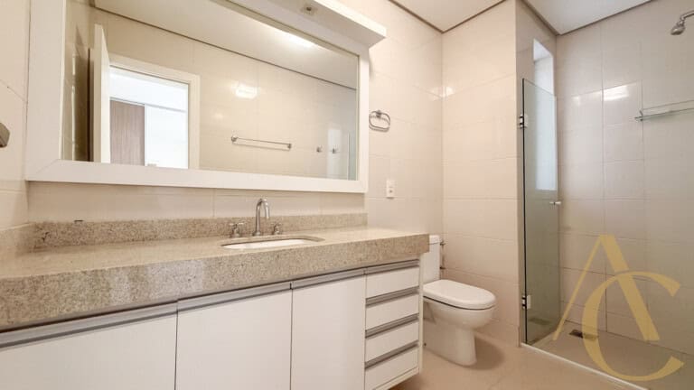Apartamento para locação – 3 suítes – Centro | Florianópolis/SC