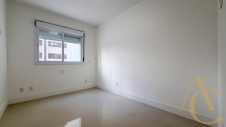 Apartamento para locação – 3 suítes – Centro | Florianópolis/SC