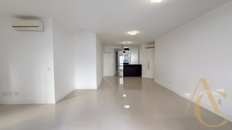Apartamento para locação – 3 suítes – Centro | Florianópolis/SC