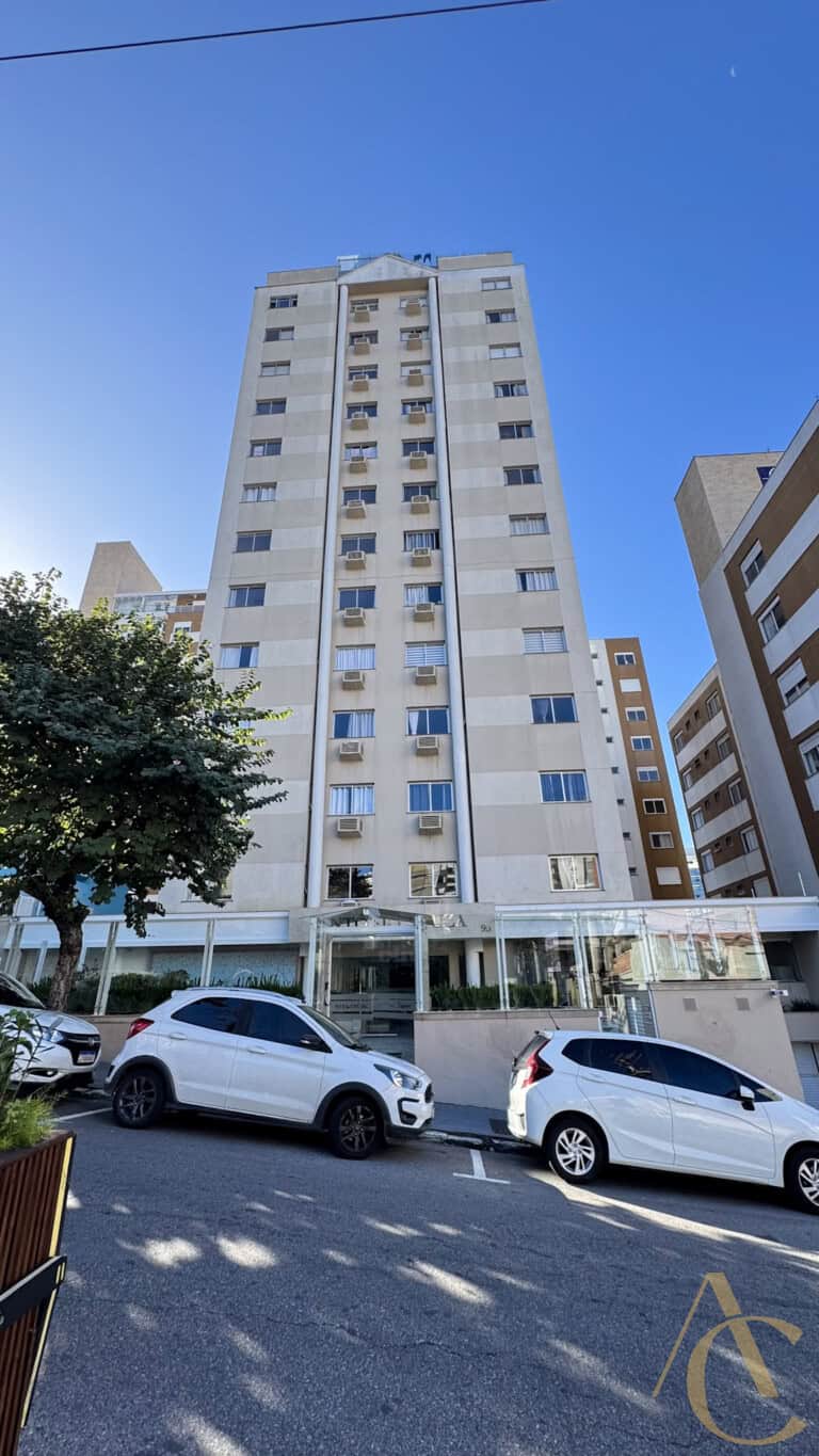 Apartamento para alugar – 2 suítes – Centro | Florianópolis/SC.