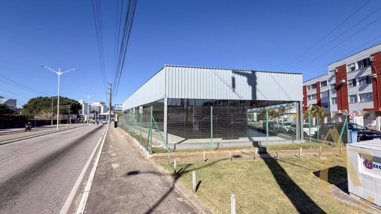 Loja para alugar – 750,00m² – Capoeiras | Florianópolis/SC.