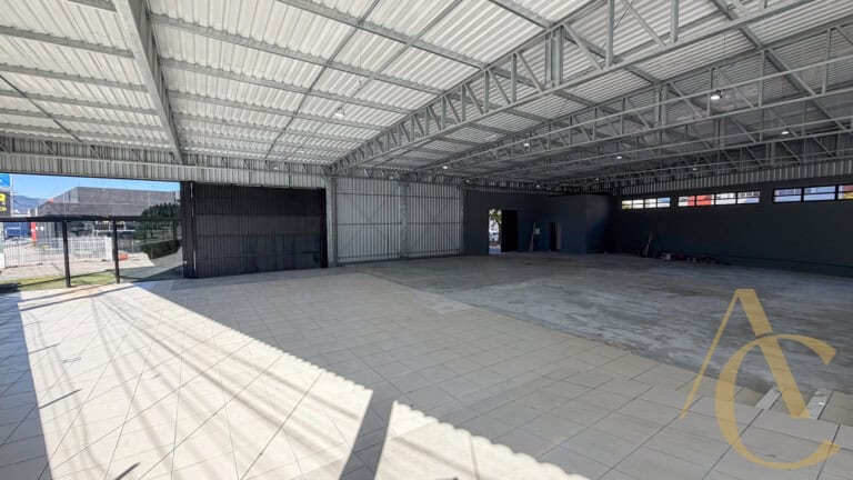 Loja para alugar – 750,00m² – Capoeiras | Florianópolis/SC.