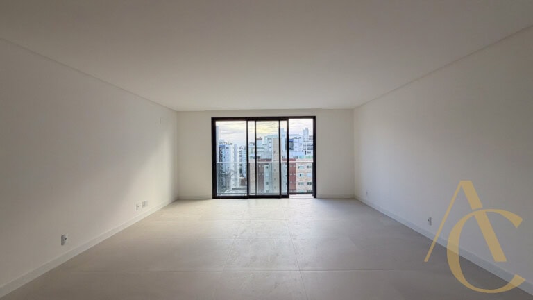 Apartamento à venda – 3 suítes – Centro | Florianópolis/SC.