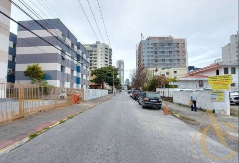 Apartamento para alugar – 2 quartos – Centro | Florianópolis/SC.