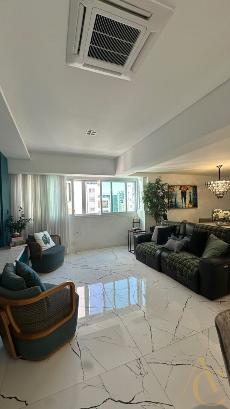 Apartamento duplex para locação – 2 suítes – Centro | Florianópolis/SC.