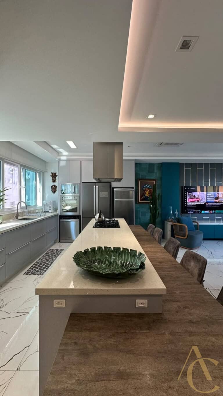 Apartamento duplex para locação – 2 suítes – Centro | Florianópolis/SC.