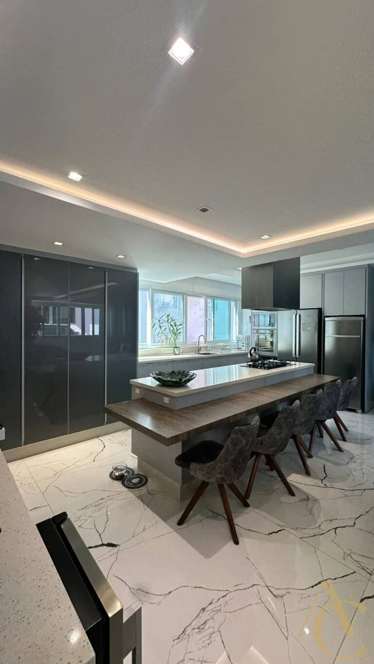 Apartamento duplex para locação – 2 suítes – Centro | Florianópolis/SC.