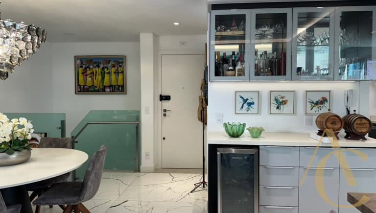 Apartamento duplex para locação – 2 suítes – Centro | Florianópolis/SC.