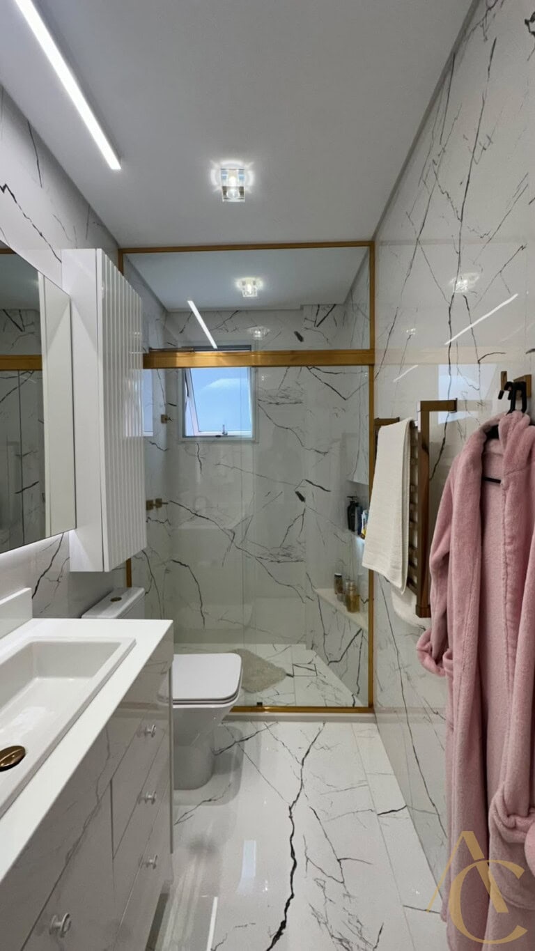 Apartamento duplex para locação – 2 suítes – Centro | Florianópolis/SC.