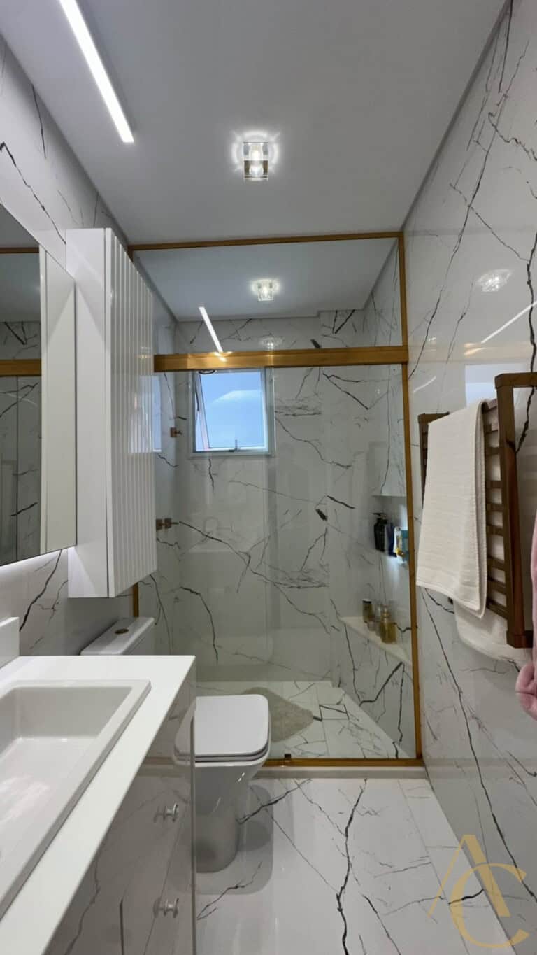 Apartamento duplex para locação – 2 suítes – Centro | Florianópolis/SC.