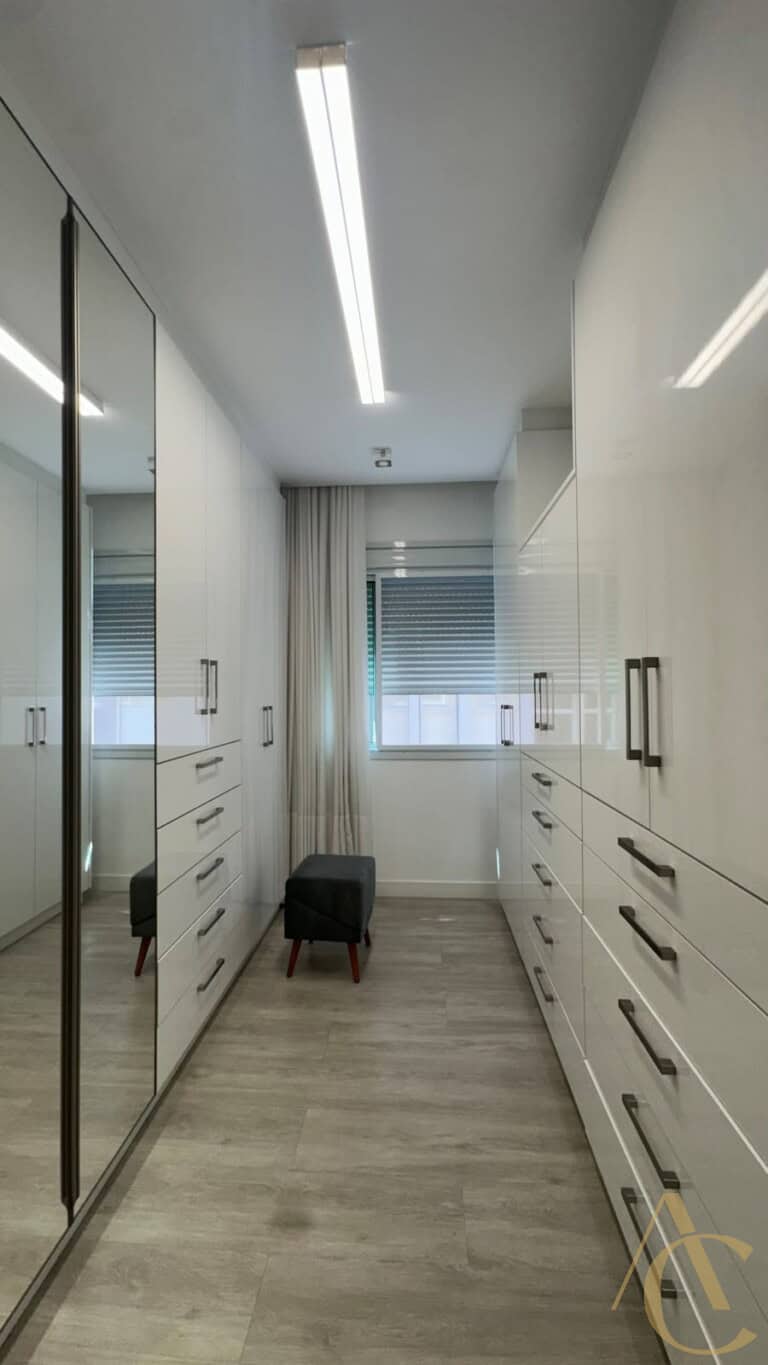 Apartamento duplex para locação – 2 suítes – Centro | Florianópolis/SC.