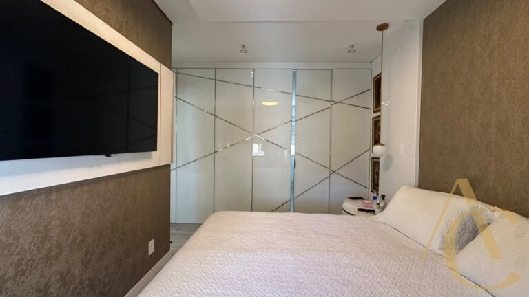 Apartamento duplex para locação – 2 suítes – Centro | Florianópolis/SC.