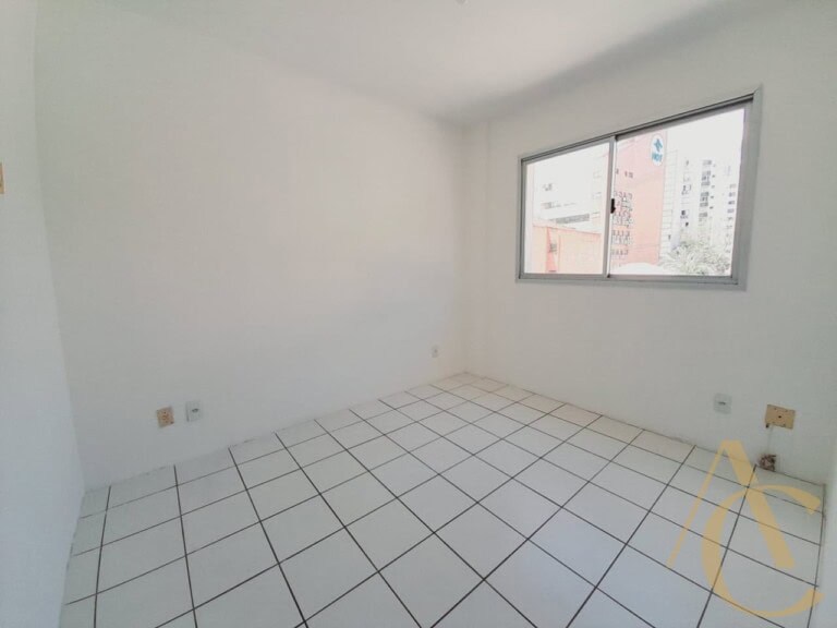 Apartamento para alugar – 2 suítes – Centro | Florianópolis/SC.