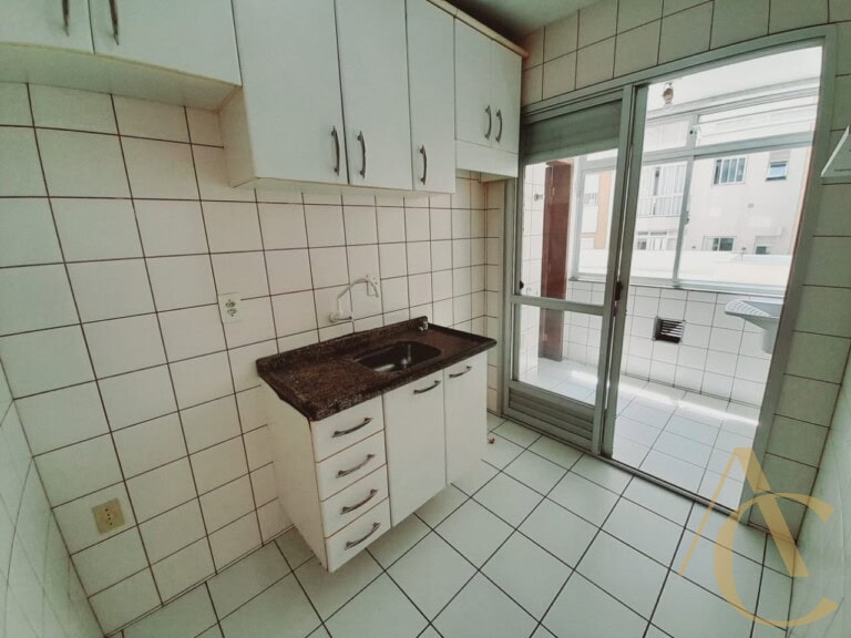 Apartamento para alugar – 2 suítes – Centro | Florianópolis/SC.