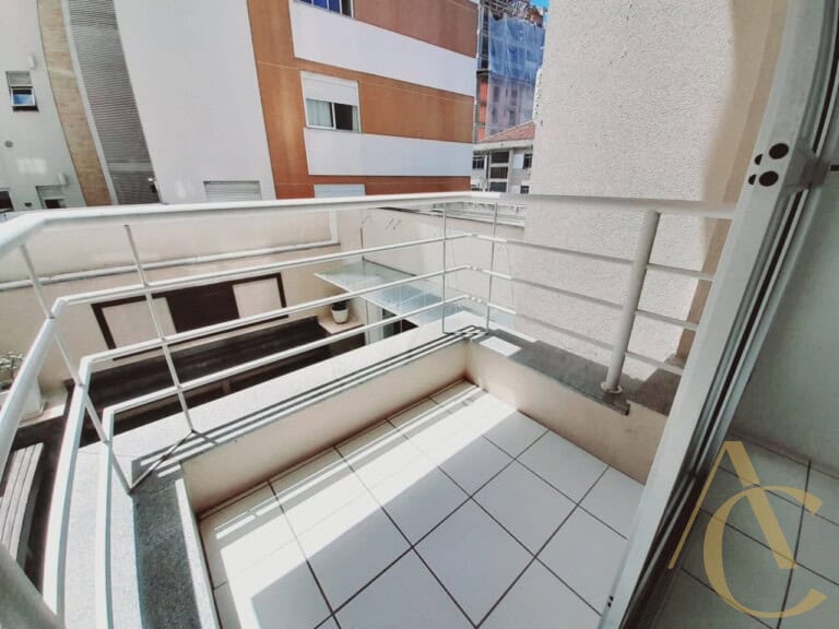 Apartamento para alugar – 2 suítes – Centro | Florianópolis/SC.