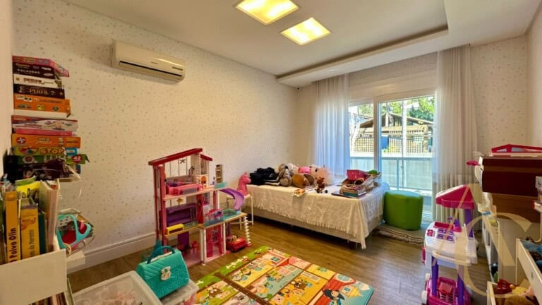 Casa residencial à venda – 4 dormitórios, sendo 2 suítes – João Paulo | Florianópolis/SC.