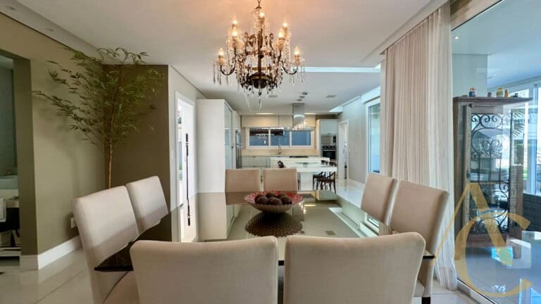 Casa residencial à venda – 4 dormitórios, sendo 2 suítes – João Paulo | Florianópolis/SC.