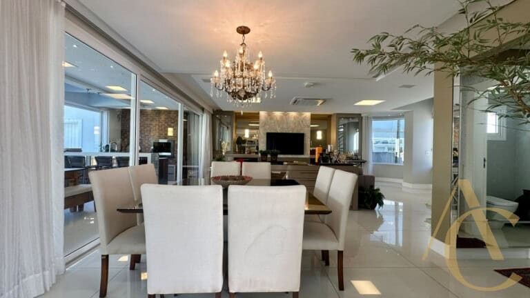 Casa residencial à venda – 4 dormitórios, sendo 2 suítes – João Paulo | Florianópolis/SC.