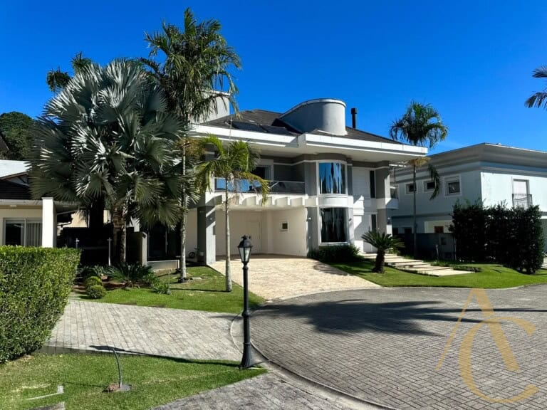 Casa residencial à venda – 4 dormitórios, sendo 2 suítes – João Paulo | Florianópolis/SC.