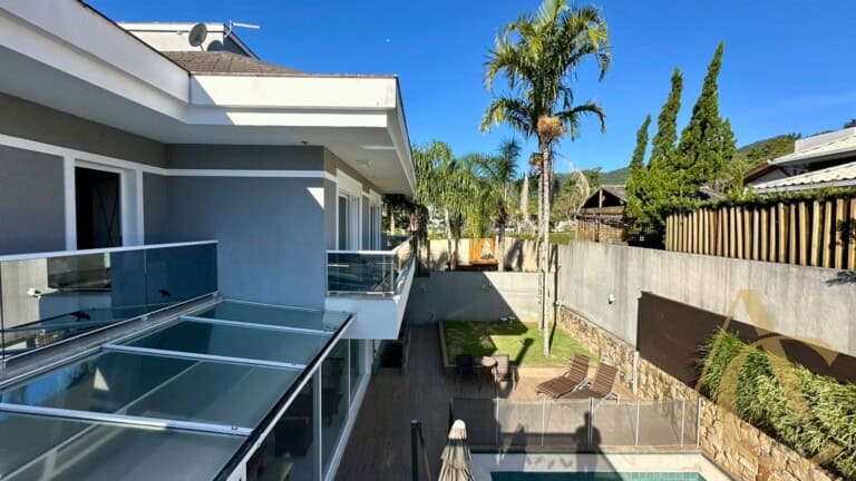 Casa residencial à venda – 4 dormitórios, sendo 2 suítes – João Paulo | Florianópolis/SC.