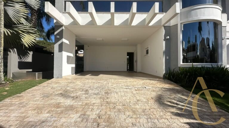 Casa residencial à venda – 4 dormitórios, sendo 2 suítes – João Paulo | Florianópolis/SC.
