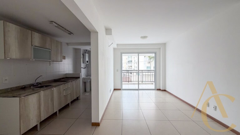 Apartamento para alugar – 1 suíte e 2 demi-suítes –  Abraão | Florianópolis/SC.
