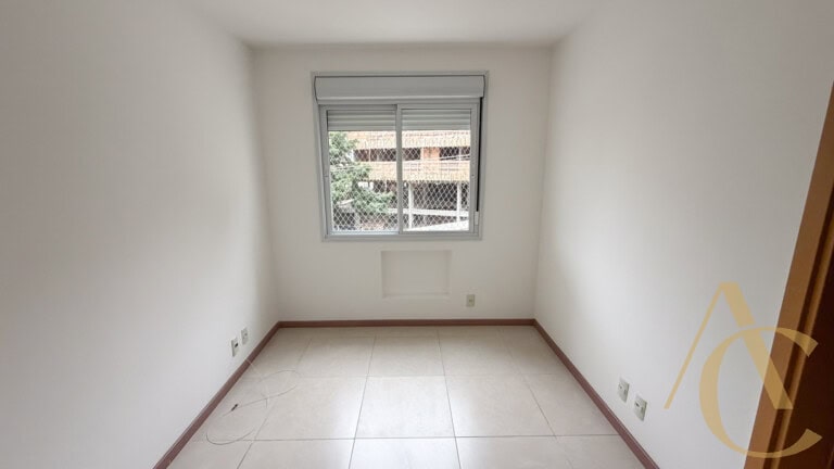 Apartamento para alugar – 3 quartos sendo 1 suíte e demi-suíte – Abraão | Florianópolis/SC.