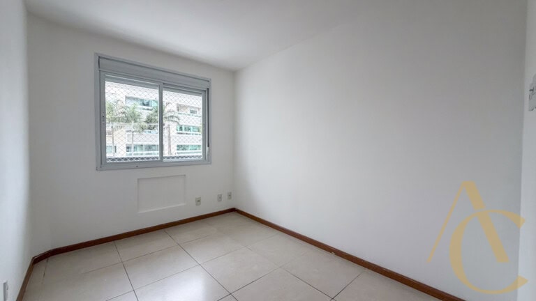 Apartamento para alugar – 1 suíte e 2 demi-suítes –  Abraão | Florianópolis/SC.