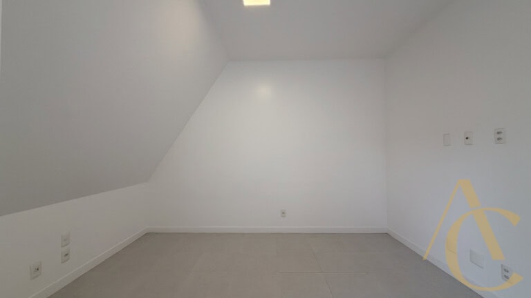 Apartamento para alugar – 03 quartos sendo 01 suíte – Córrego Grande | Florianópolis/SC.