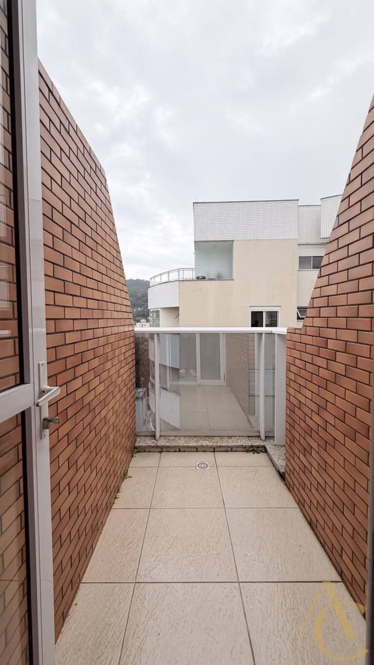 Apartamento para alugar – 03 quartos sendo 01 suíte – Córrego Grande | Florianópolis/SC.