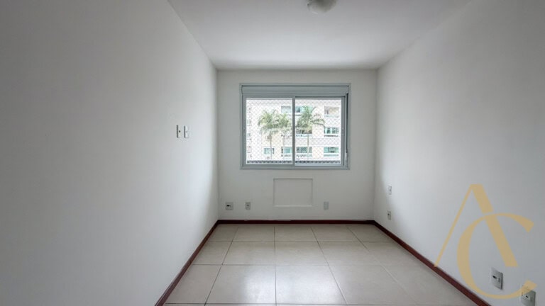 Apartamento para alugar – 1 suíte e 2 demi-suítes –  Abraão | Florianópolis/SC.