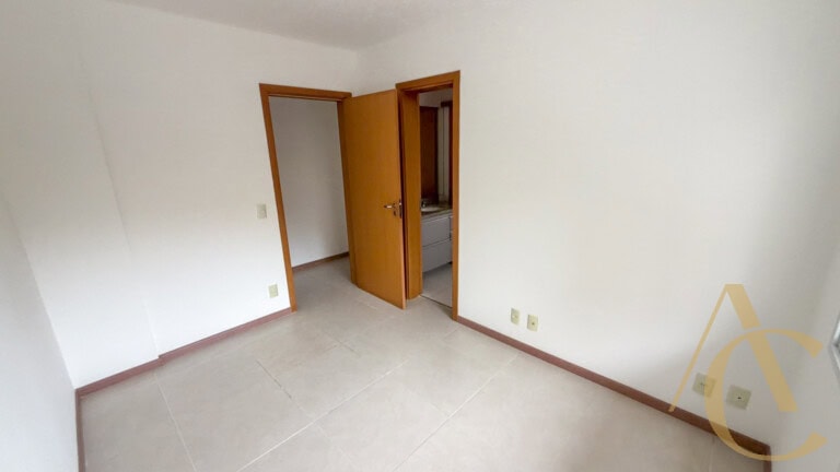 Apartamento para alugar – 3 quartos sendo 1 suíte e demi-suíte – Abraão | Florianópolis/SC.