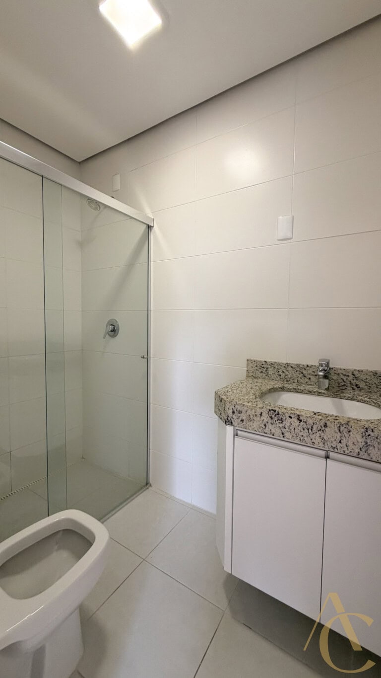 Apartamento para alugar – 03 quartos sendo 01 suíte – Córrego Grande | Florianópolis/SC.
