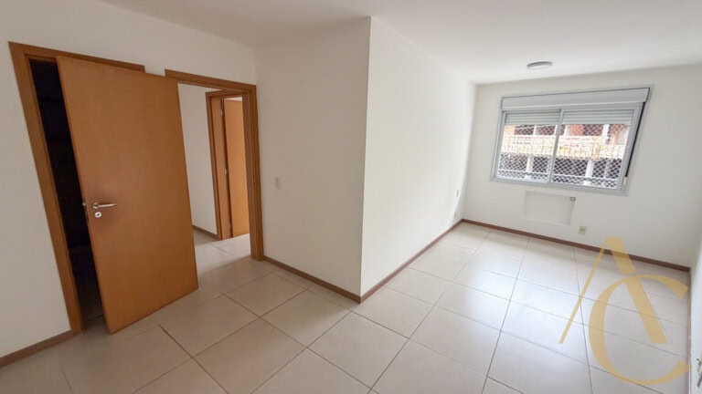 Apartamento para alugar – 3 quartos sendo 1 suíte e demi-suíte – Abraão | Florianópolis/SC.