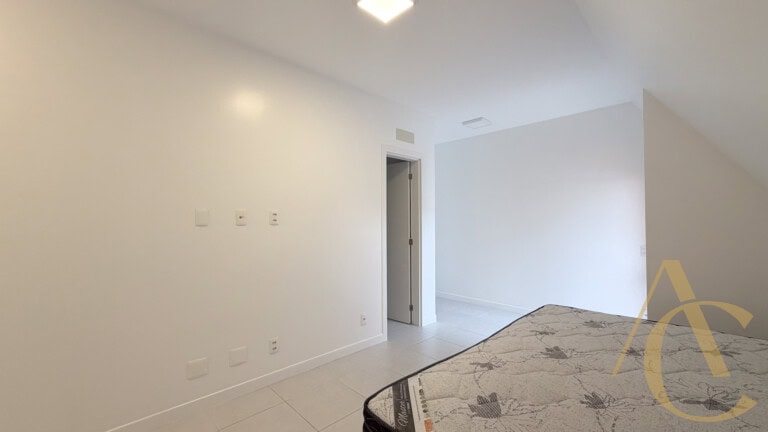Apartamento para alugar – 03 quartos sendo 01 suíte – Córrego Grande | Florianópolis/SC.